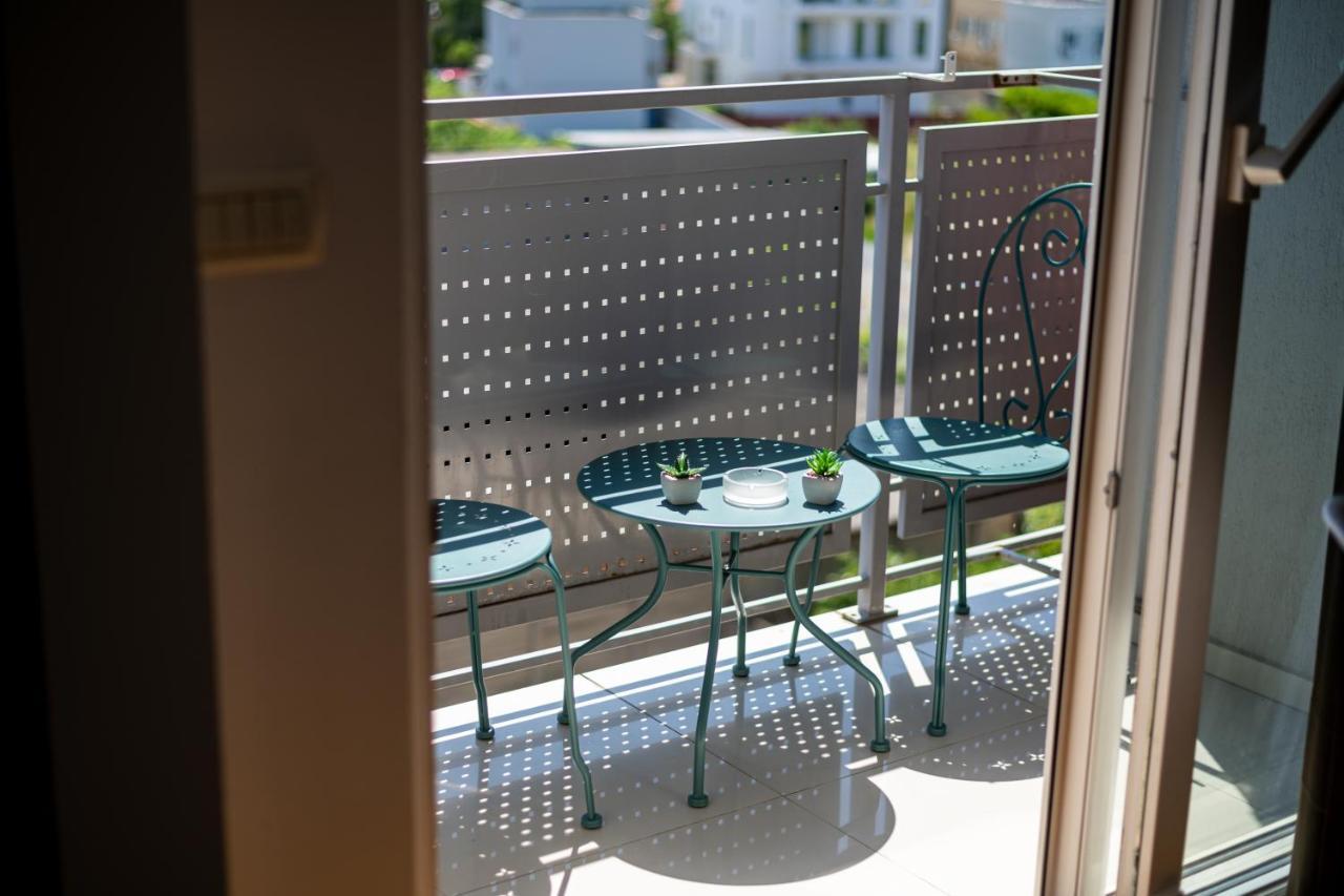 ティミショアラBusiness And Travel Lounge With Private Parkingアパートメント エクステリア 写真